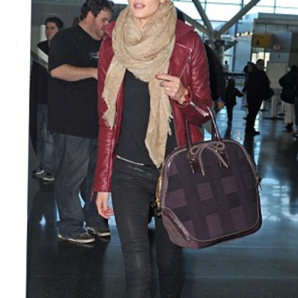 Burberry Orchard Bag-Excellent Condition